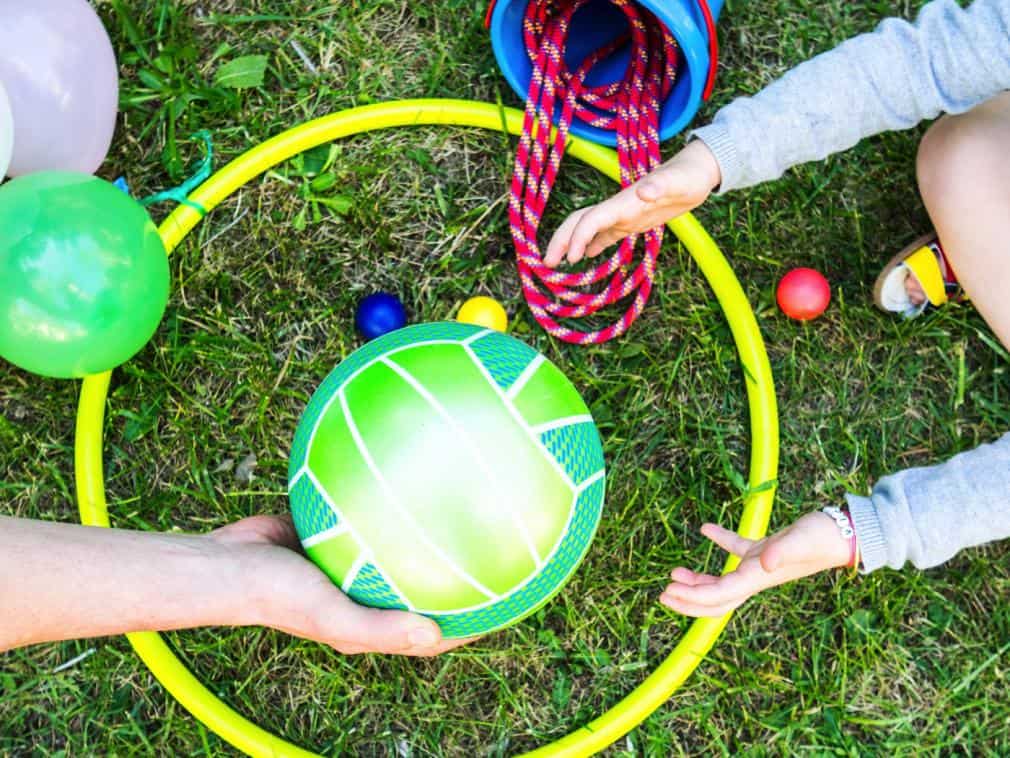 Juegos Con Globos Para Divertirse Al Aire Libre Danonino